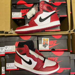 Air Jordan 1 Retro Chicago (2015) 555088-101 size: 8-13